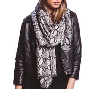 Express Monochrome Snake Print Scarf